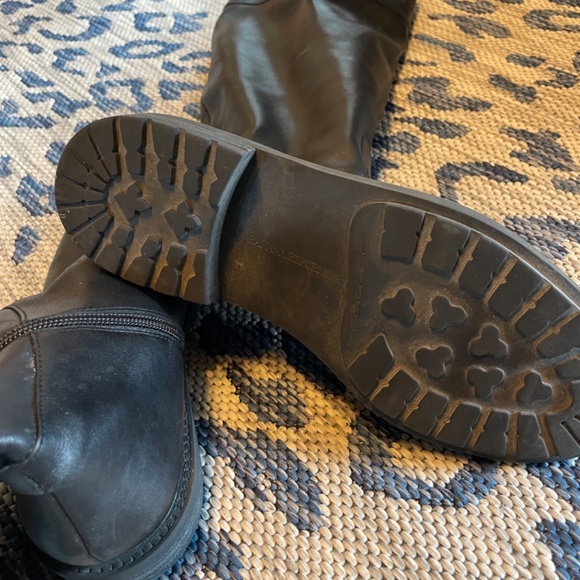 Boots - Picture 4 of 5